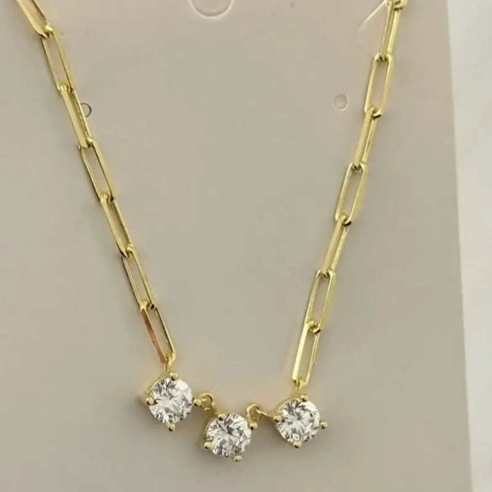 Elegant Gold Necklace with Sparkling Pendants